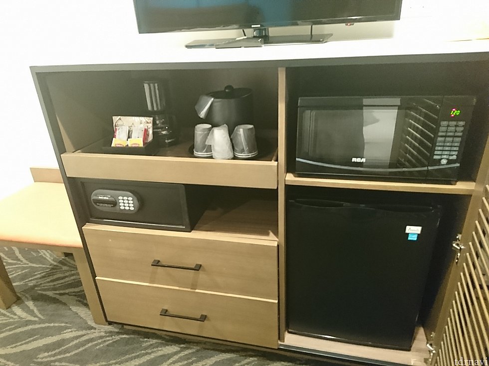 電子レンジやコーヒーメーカーが便利でした。