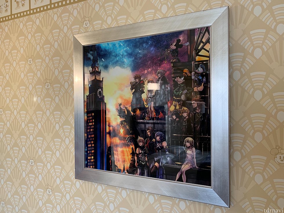 KH3のパッケージイラストがベッド横に飾ってあります