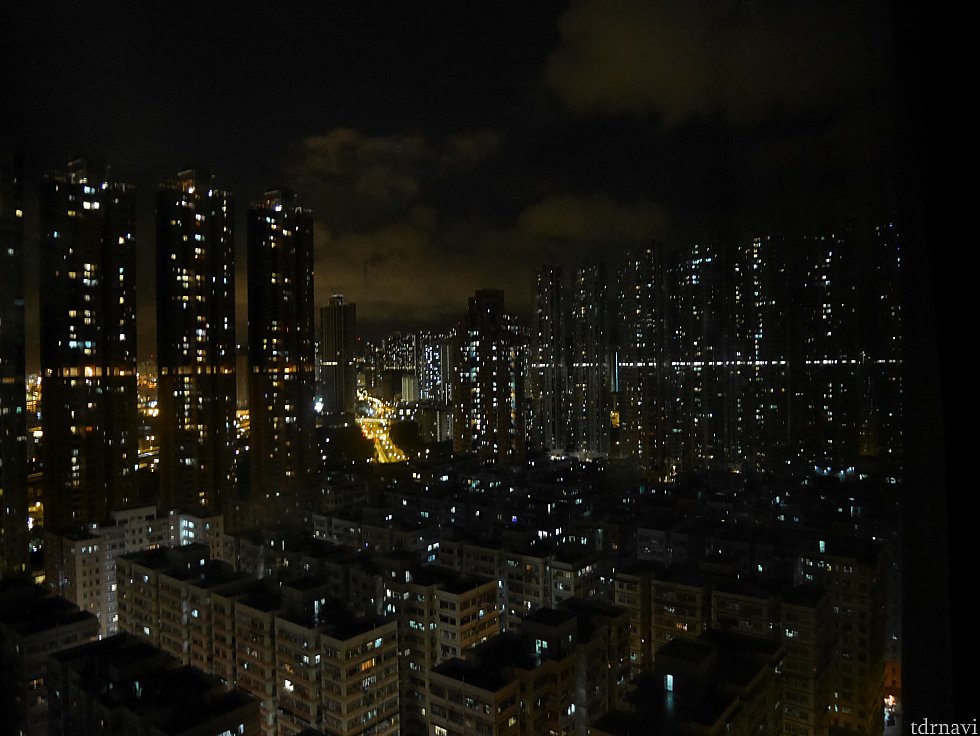 28階からの景色。夜はこんな感じでした🎵これはエグゼクティブルームからの眺望です。