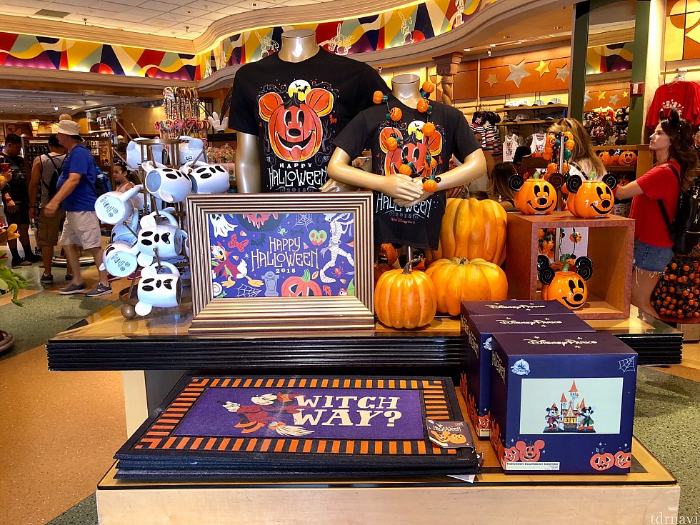 さて今年のWDWハロウィングッズは如何だったでしょうか。まだまだ沢山のグッズがありましたので、今年もシリーズでお届けしたいと思います。次回のレポートもお楽しみに!