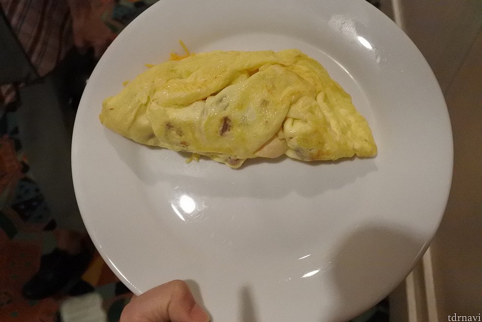 オムレツは好みの具材でその場でシェフが作成