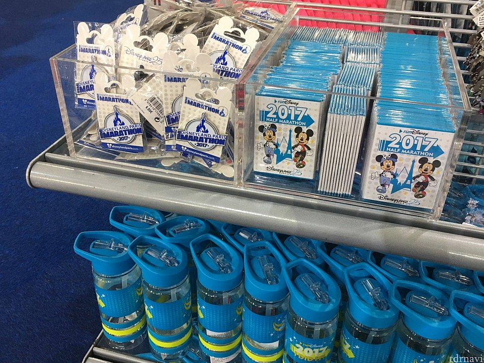 マグネットやウォーターボトルなど