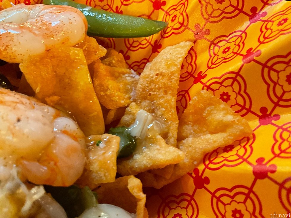 麺にフォーカス。これ日本の細麺だったらとうにあんを吸ってフニャフニャだったかも…