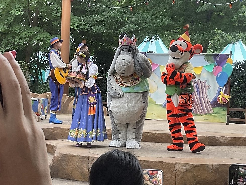 なんか照れてる