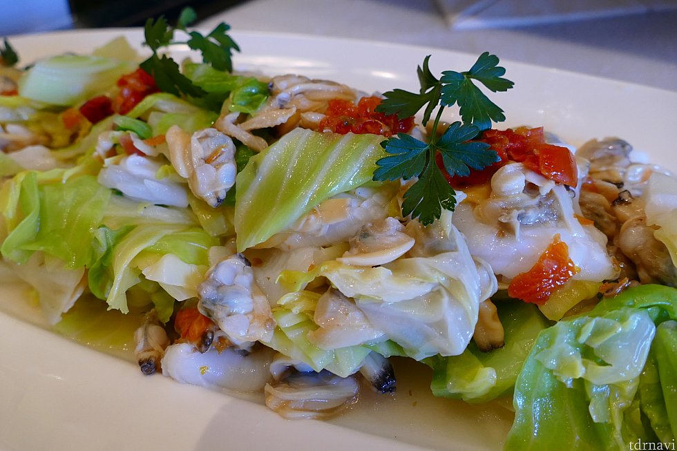 あさりとキャベツの前菜はサッパリしてて美味しいです!キャベツの食感が良かったです!