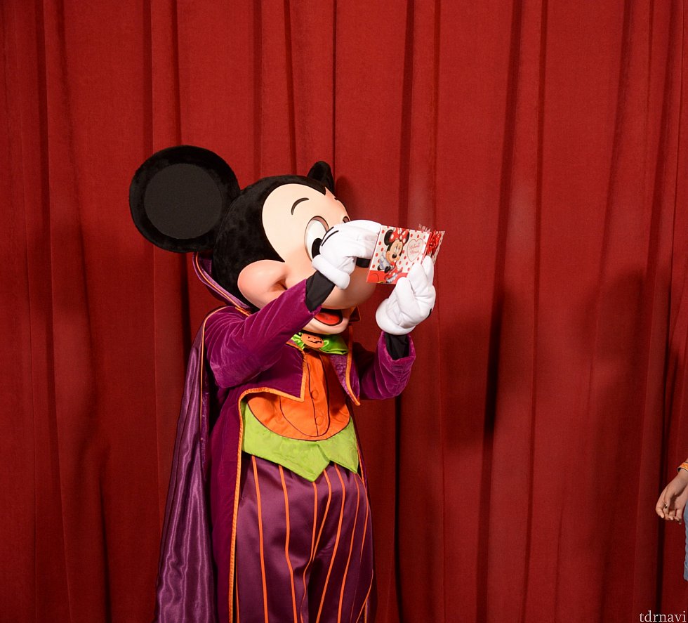 おしゃべりミッキーもハロウィーン仕様です