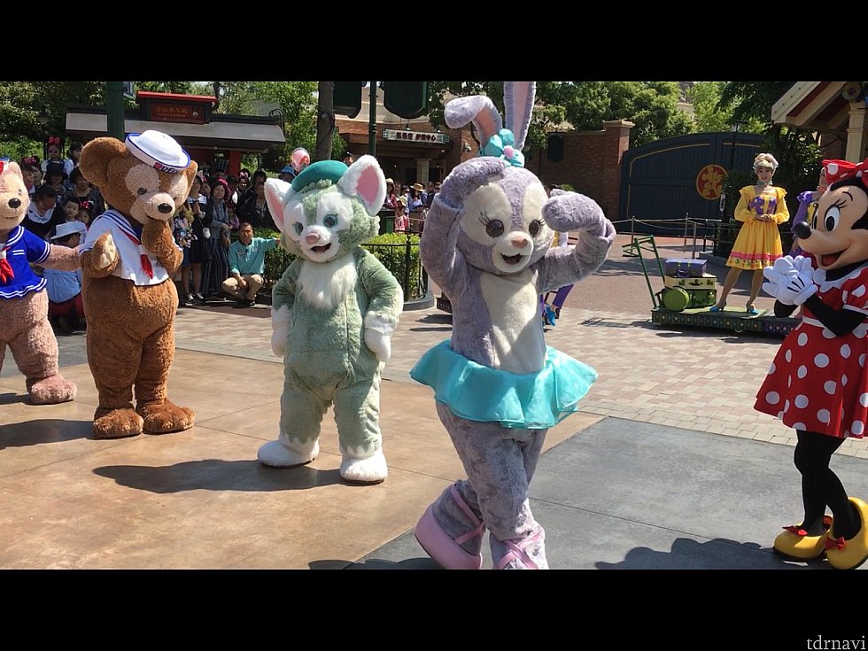 ステラ・ルーは得意のダンスを披露!