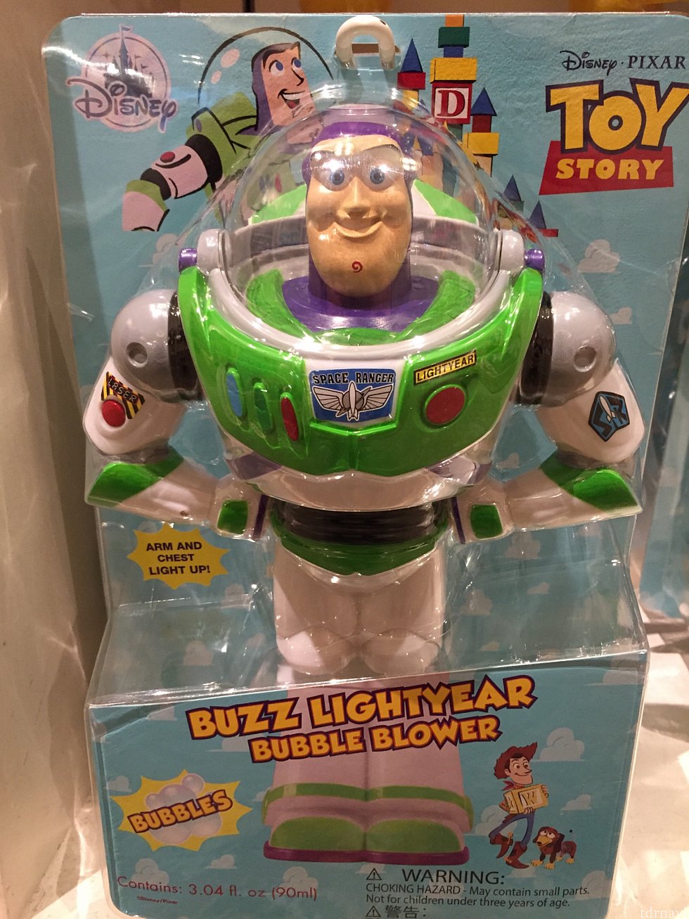 購入したのはバズ・ライトイヤーのBUBBLE BLOWER✨大きさもTOY STORYに出てくるバズのおもちゃの原寸大イメージそのものです😳