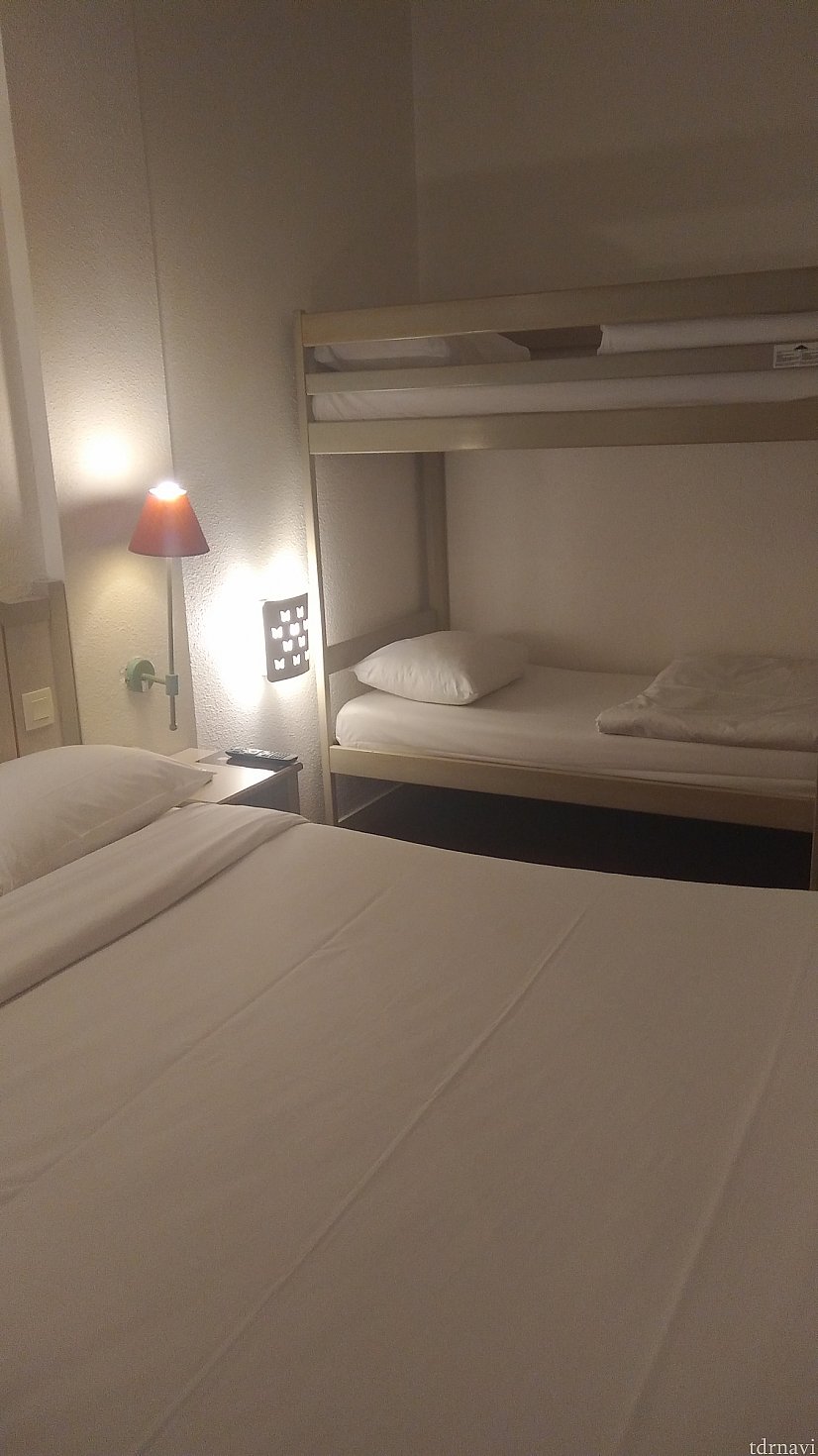 ダブルにしたら、4人部屋にアップグレードされました。