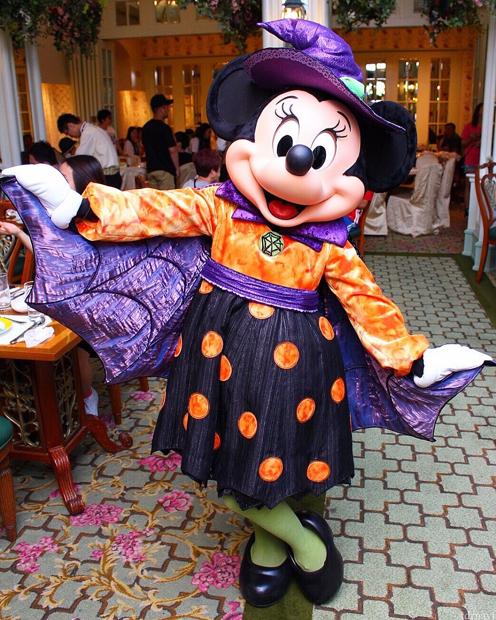 ハロウィーンコスチュームのミニー