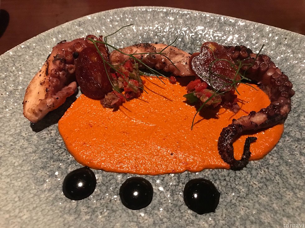 前菜のCharred Octopus。食欲が増します。