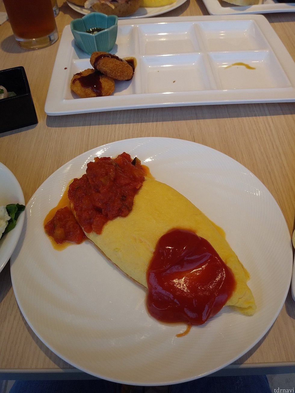 ラタトゥイユとケチャップを半分ずつかけてみました。ケチャップの方が好きでした。