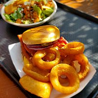 お好きな野菜でカスタマイズ！並んでも食べたいボリュームたっぷりの
