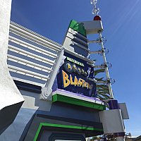 バズ・ライトイヤー・アストロブラスター | ディズニーランド