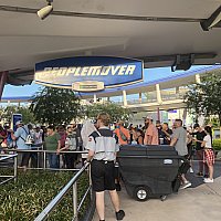 ディズニー マジックキングダムトゥモローランド プロップサイン