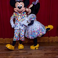 ミッキーとミニーの誕生日をお祝いしよう！ タウンスクエア・シアター