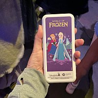 香港Disney ワールド・オブ・フローズン モバイルバッテリー 香港ディズニーランド、レンタルバッテリーサービスを開始（update）