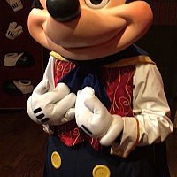日本語以外もしゃべるミッキー！トランクにはミラコスタの