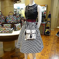 アナハイムでもDress Shopのワンピースが買える！ グッズ・お土産