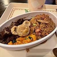 内装がかわいらしい！ダッフィー＆フレンズのレストランがリニューアル