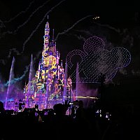 冒頭7分間に注目！夜のプロジェクションマッピング「モーメンタス」が