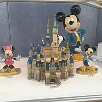 ガラス細工ショップ 水晶珍品 が素敵です エンチャンテッド ストーリーブック キャッスル 上海