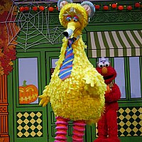 スリラーを踊るエルモたち 豪華なハロウィンのショーでした パンテージ ハリウッド シアター シンガポール