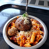 アントマンの世界観！料理が拡大されて出てくるレストラン！ヴィーガン