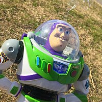 子どもも大人も大興奮！バズ・ライトイヤーのBUBBLE TOY