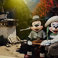 WDWでクリスマス仕様のミッキーミニーとWグリーティング