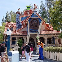 お家にディズニーランドが現れますよ。 グーフィーのはずむ家 | ディズニーランド（アナハイム）のクチコミ