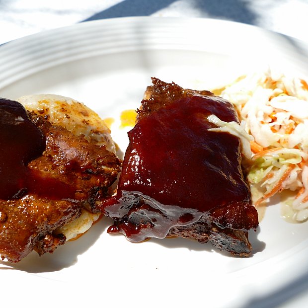 コカ コーラでつくった自家製ソースが絶品のbbqポークリブ フローのv8カフェ カリフォルニア