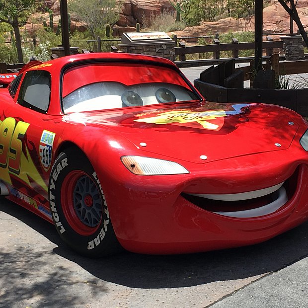 カーズ　ディズニーランドUS カーズランド ラジエータースプリング レーサー 世界で初のカーズのアトラクション「ラジエーター・スプリングス