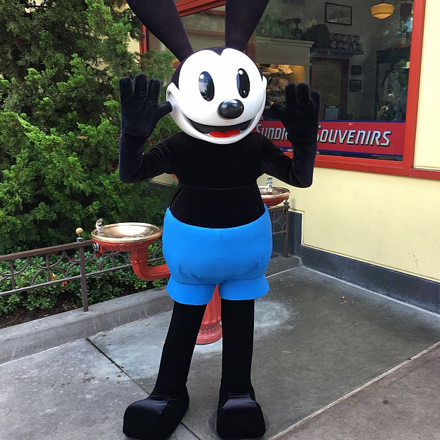 Oswald | キャラクター・グリーティング（カリフォルニア）