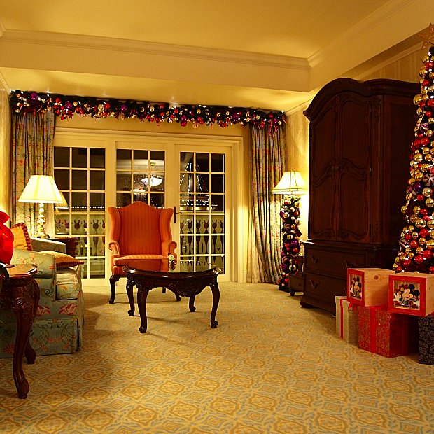 クリスマスの装飾が施された室内にうっとり 香港ディズニーランド ホテル