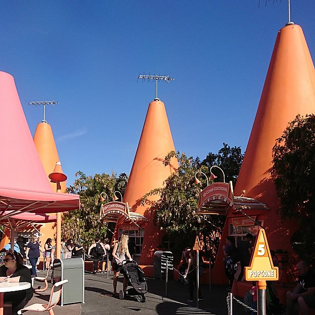 カーズ コージーコーンモーテル プレシジョン シリーズ PRECISION