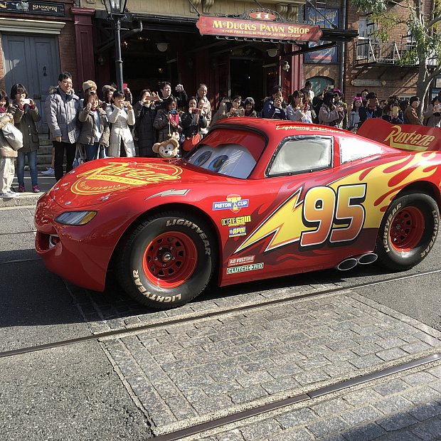 ピクサープレイタイム ジャケット カーズ ライトニングマックイーン