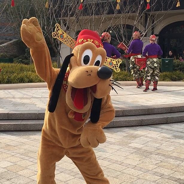 週末はディズニータウンへ❗️】ハジけたプルートのダンス❗️ | 春節