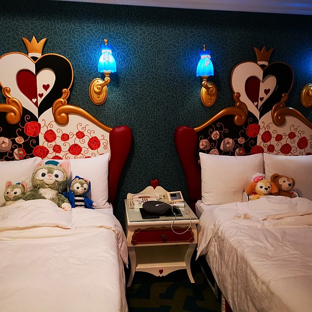 念願の不思議の国のアリスルームに宿泊 東京ディズニーランドホテル