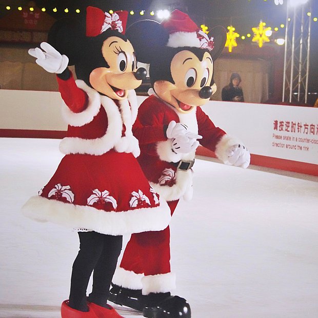 週末はミッキー達が大活躍 ディズニータウンで楽しめるクリスマスイベント 上海