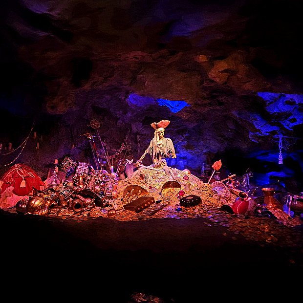 締めに乗るアトラク | カリブの海賊