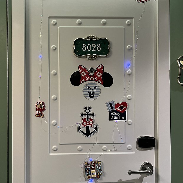 2911海外ディズニークルーズラインピンアーティストチョイスウォルトスイートドア ウィッシュ号でドアデコを楽しもう♪ドアのサイズを徹底紹介！