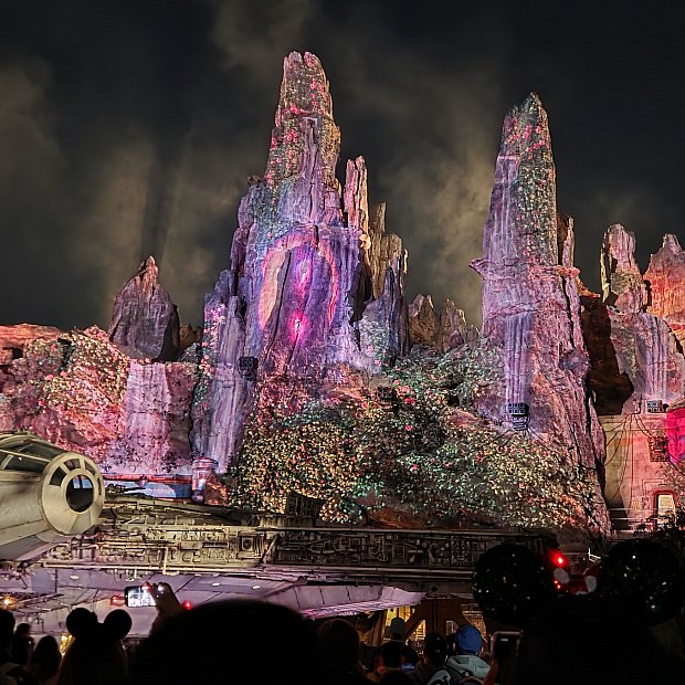 Shadows of Memory: A Skywalker Saga」プロジェクション・マッピング