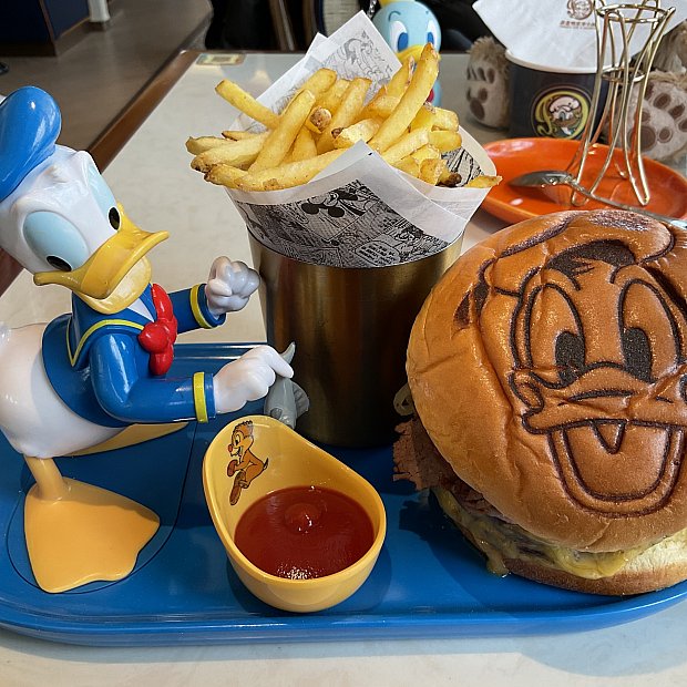 ドナルド好きのためのレストラン「Donald's Dine 'n Delights」（上海）