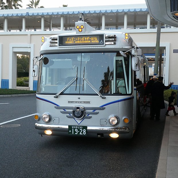 ディズニーアンバサダーホテル利用者のためのバスです
