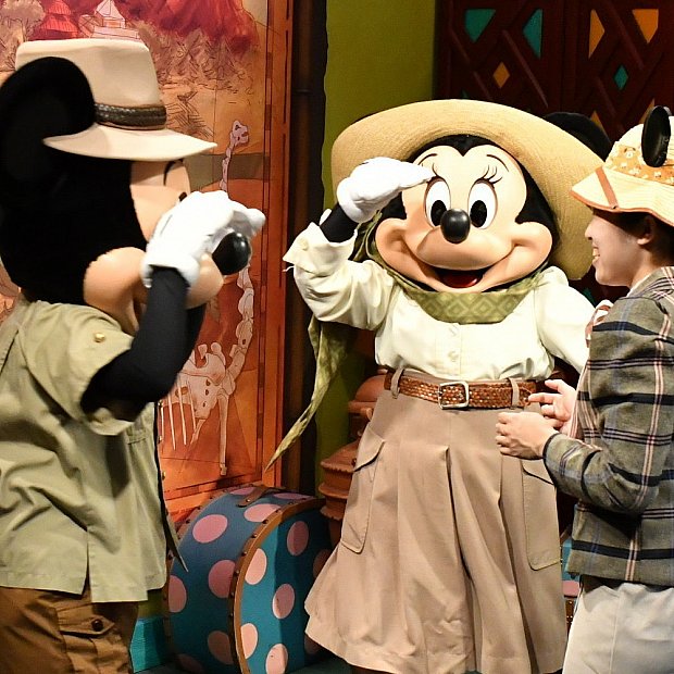 探検家のミッキーとミニーに会おう | アドベンチャー・アウトポスト