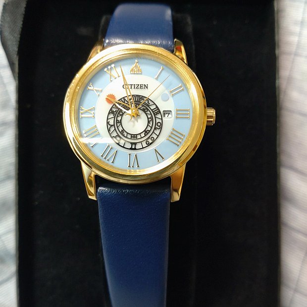 普段づかいにピッタリ シンデレラ城の時計モチーフの腕時計