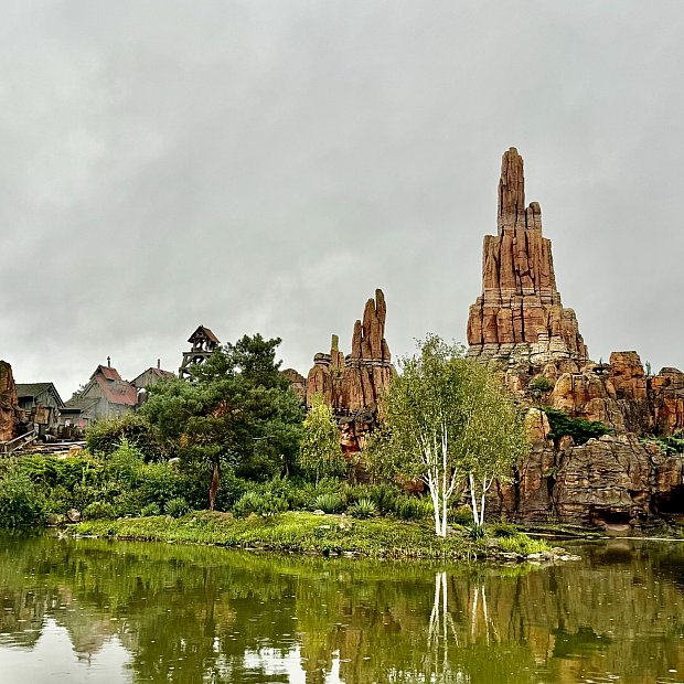 A】世界で最も速いビッグサンダーマウンテン。長さもあります（パリ）