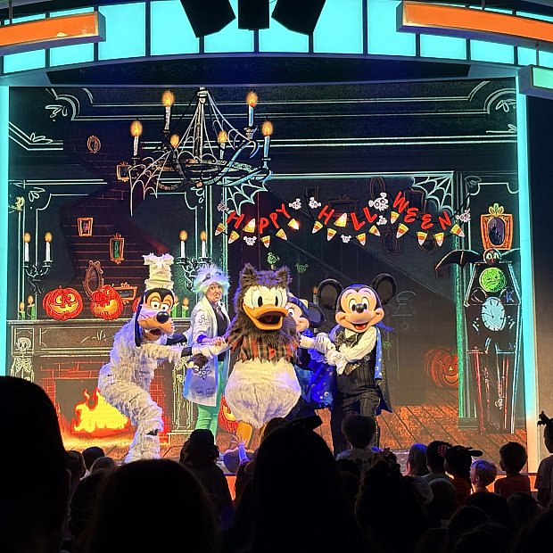 ミッキーたちと踊るハロウィーン！「ミッキーのトリック・アンド