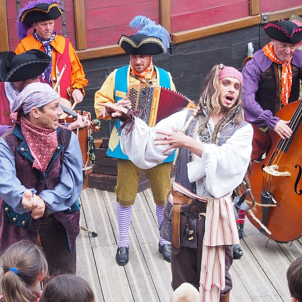 フランスで海賊の世界へ！ パイレーツ＆プリンセス・フェスティバル